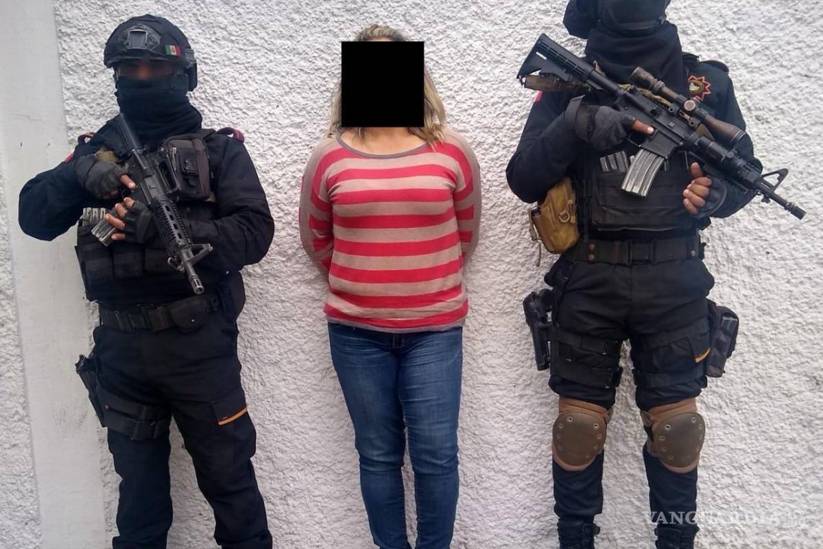 Detienen a mujer sobre la carretera a Monclova con 200 kilos de cristal