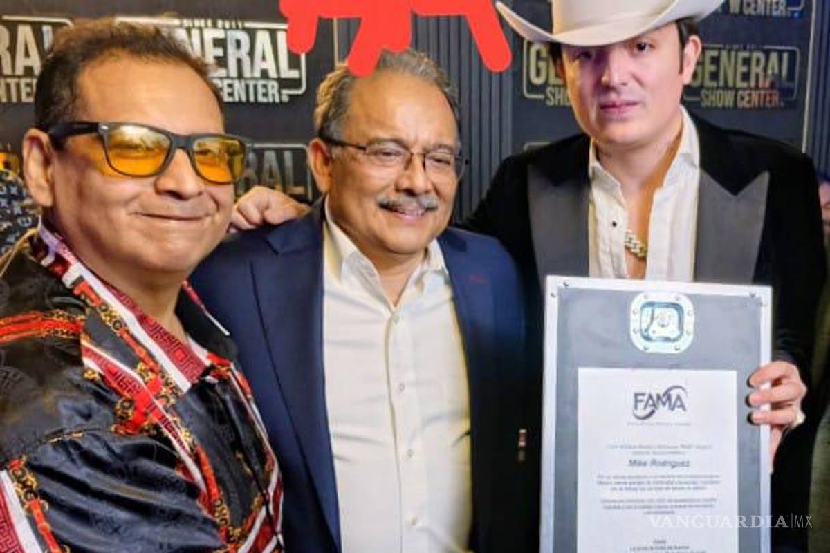 Nuevo León: Recibe Mike Rodríguez reconocimiento FAMA por sus 32 años de carrera
