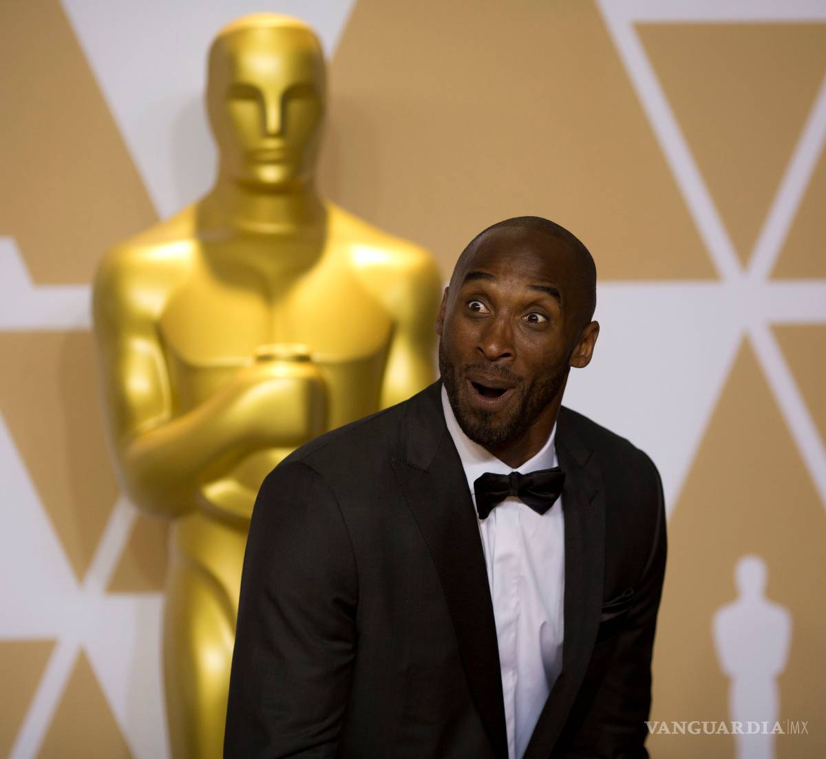 $!Mientras Kobe sigue sin creer el Oscar, LeBron no descarta uno