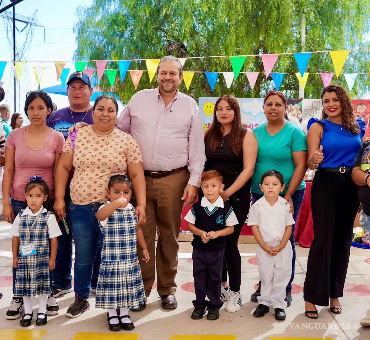 $!La entrega correspondió a la número 25 y 26 del año, con la meta de alcanzar más de 90 escuelas públicas beneficiadas en el municipio.