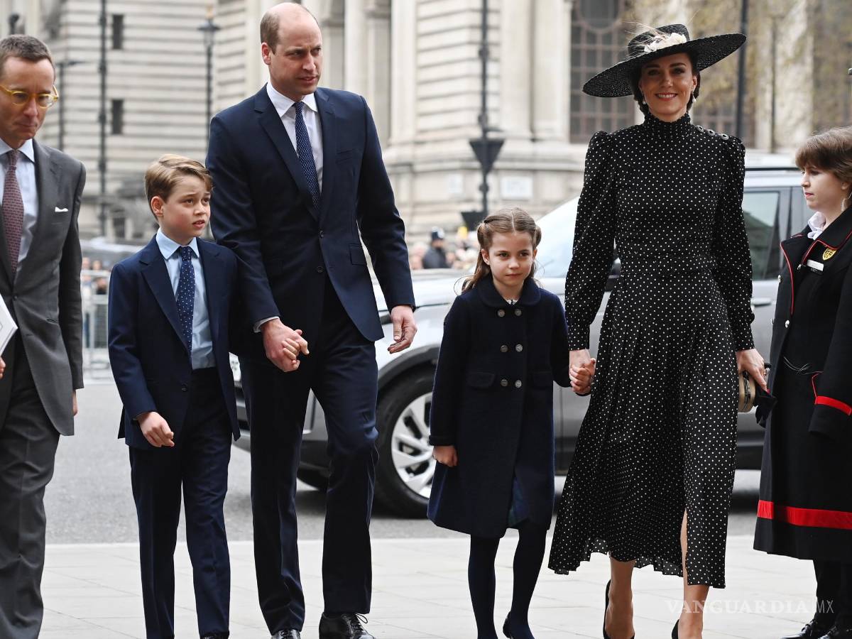 $!El duque y la duquesa de Cambridge, el príncipe William y Catherine llegan con sus hijos para el Servicio de Acción de Gracias por la vida del Príncipe Felipe.