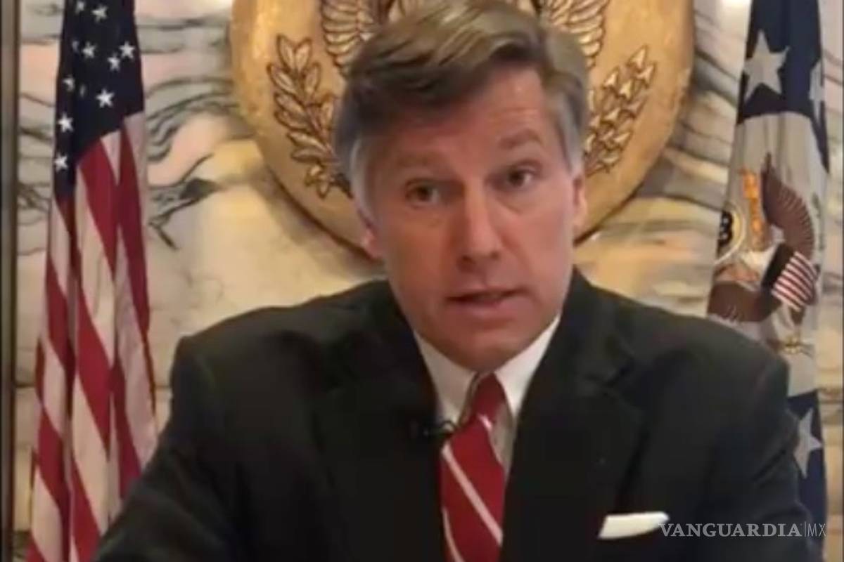 Embajador de Estados Unidos en México pide a sus paisanos regresar a EU