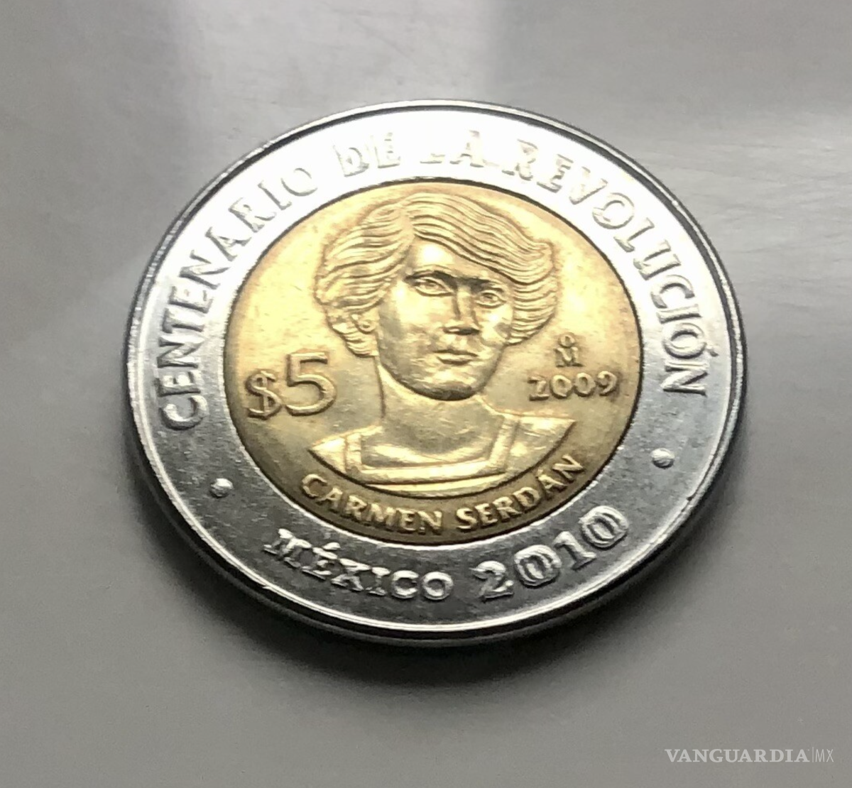 $!Moneda de 5 pesos conmemorativa de Carmen Serdán, emitida en 2009 por el Banco de México.