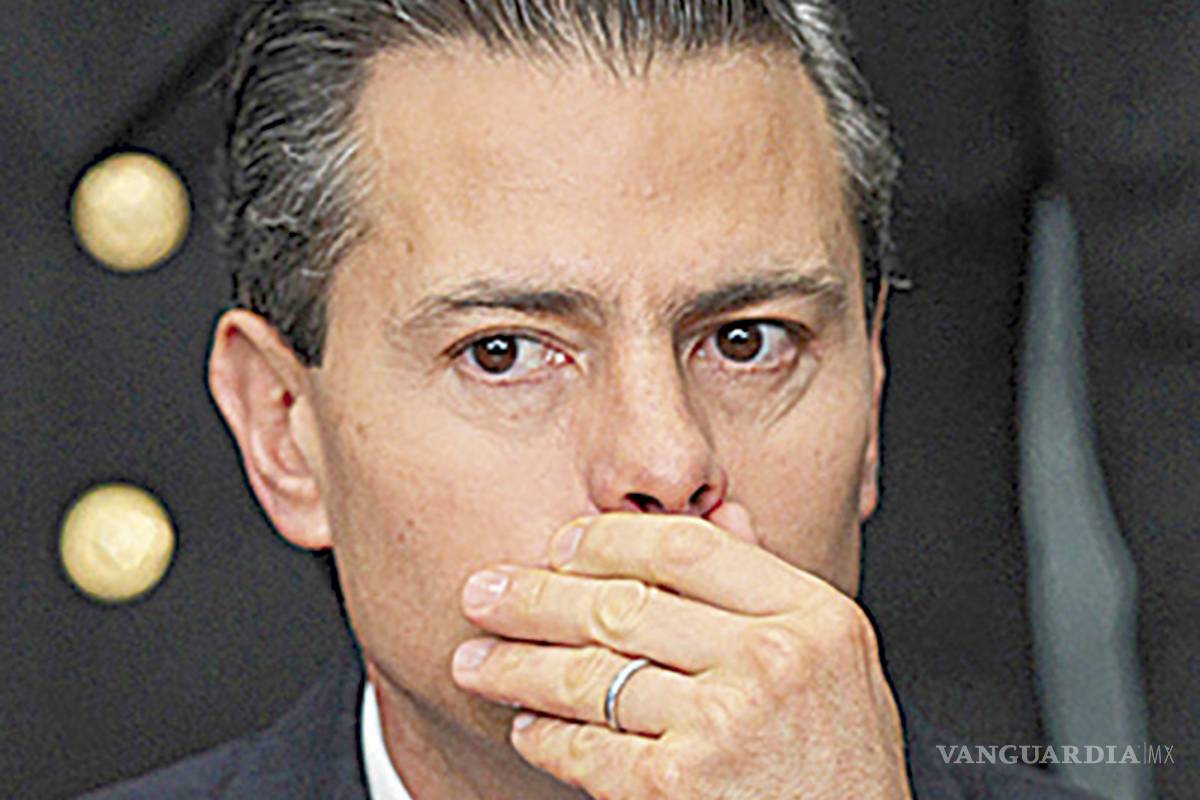 Peña Nieto vuelve mañana, el 'gasolinazo' lo espera