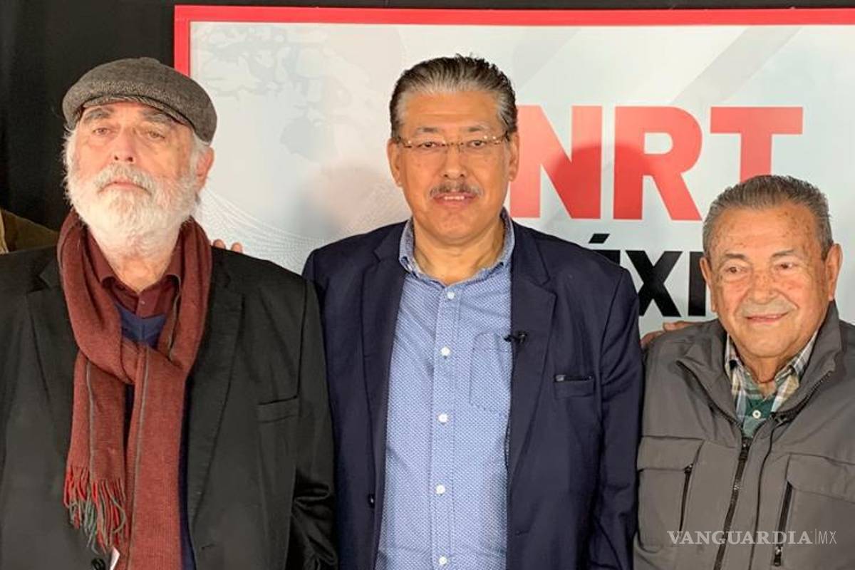 $!Ing. Alejandro Carranza de la Peña, Lic. José T. Pérez Franco y Lic. Enrique Neávez Muñiz, durante un encuentro de la Asociación Venustiano Carranza, donde se abordaron temas relacionados con su labor y proyectos en Saltillo.