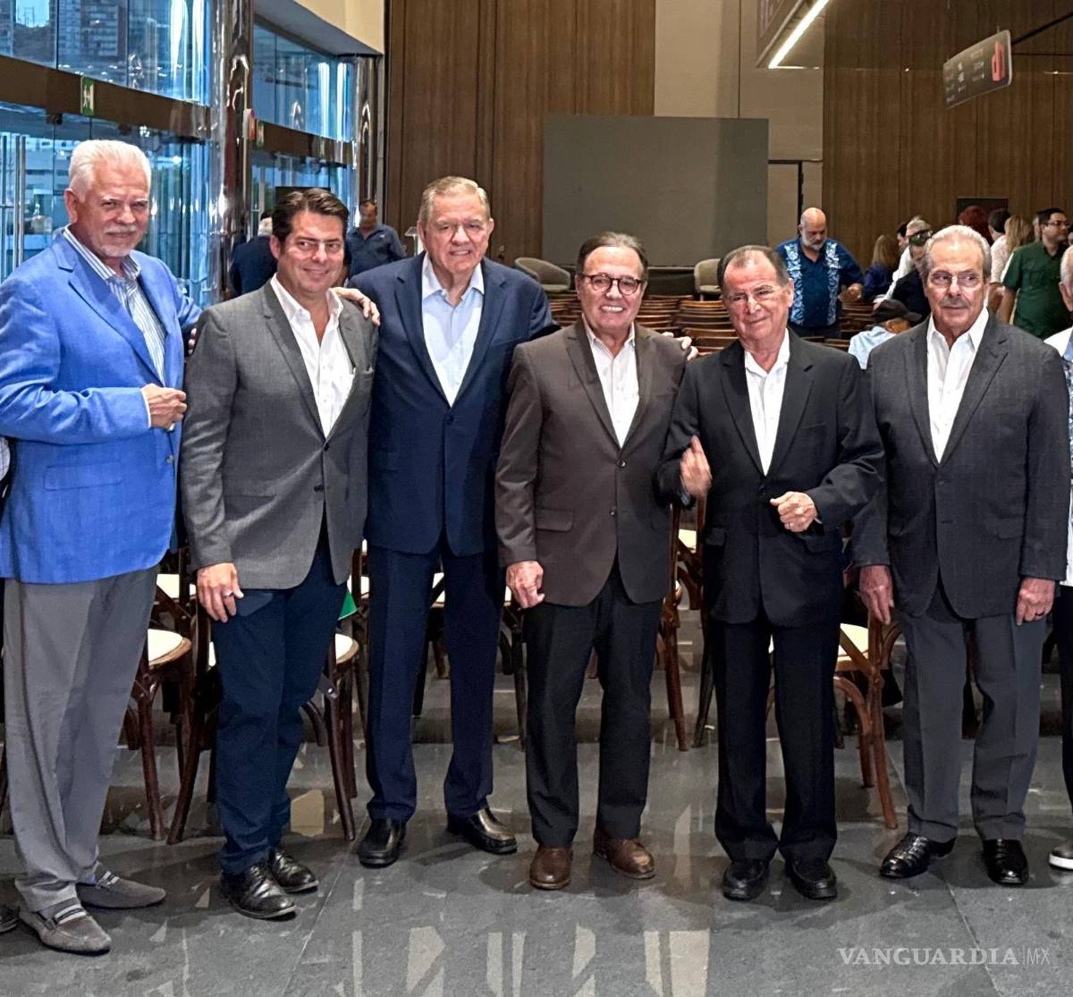 $!Saltillo forma parte de la trayectoria de Eloy Cavazos, quien encabeza los registros históricos de la Plaza “Armillita” en orejas y rabos.