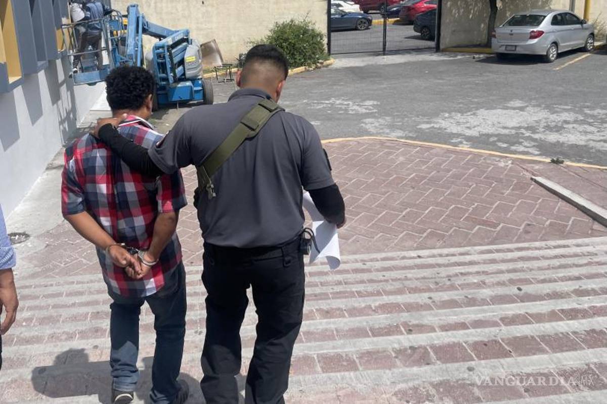 $!Detienen a padre de familia por presunta violación a medida de restricción, en Saltillo