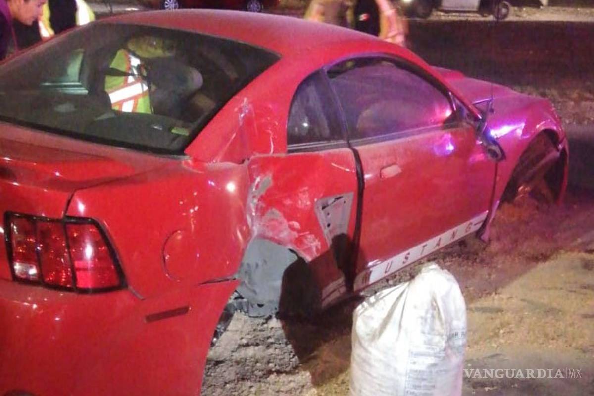 Ebrio sin control salta camellón de Fundadores en Saltillo