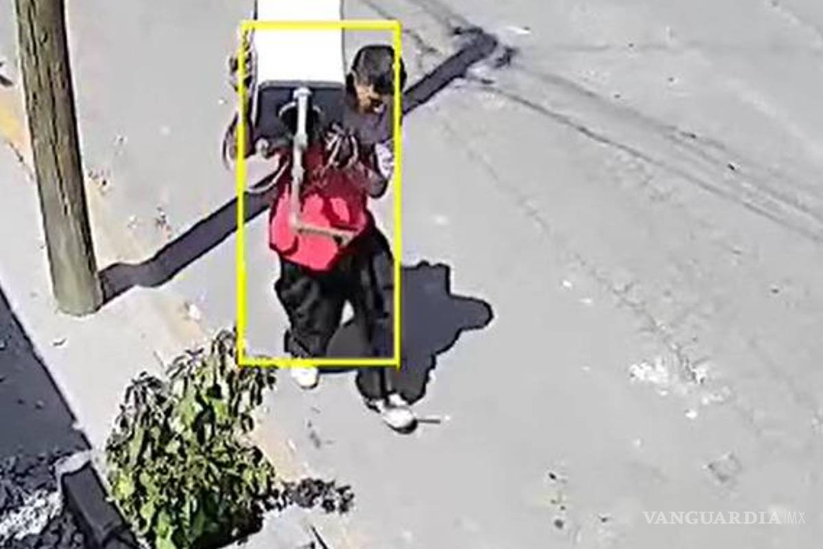 Captan a dos sujetos robando en vivienda de la colonia La Palma, en Saltillo