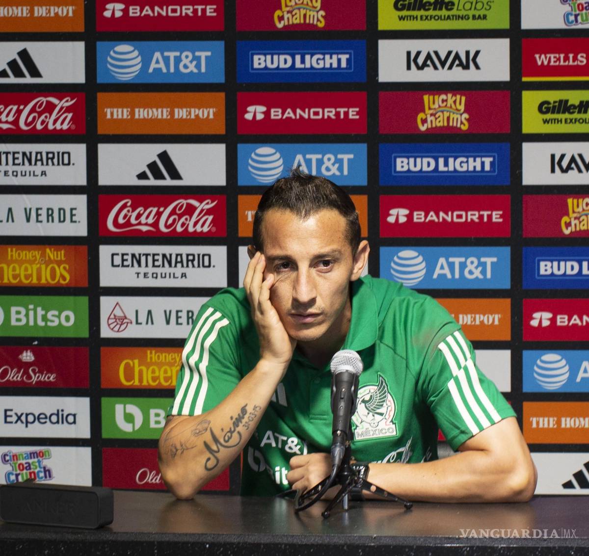 $!Andrés Guardado del seleccionado mexicano de fútbol habla durante una rueda de prensa en Los Ángeles, California.
