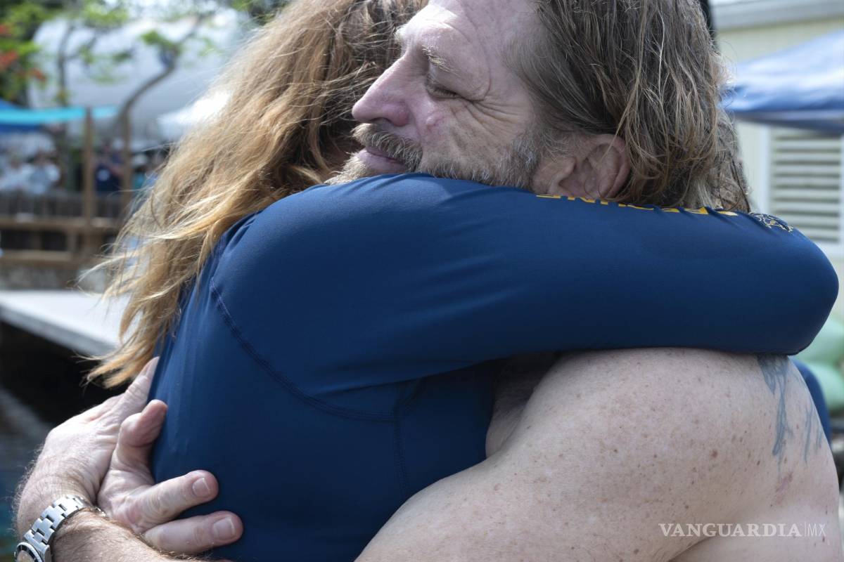 El profesor Joseph Dituri, apodado “Dr. Deep Sea”, rompe récord al pasar 100 días bajo el agua