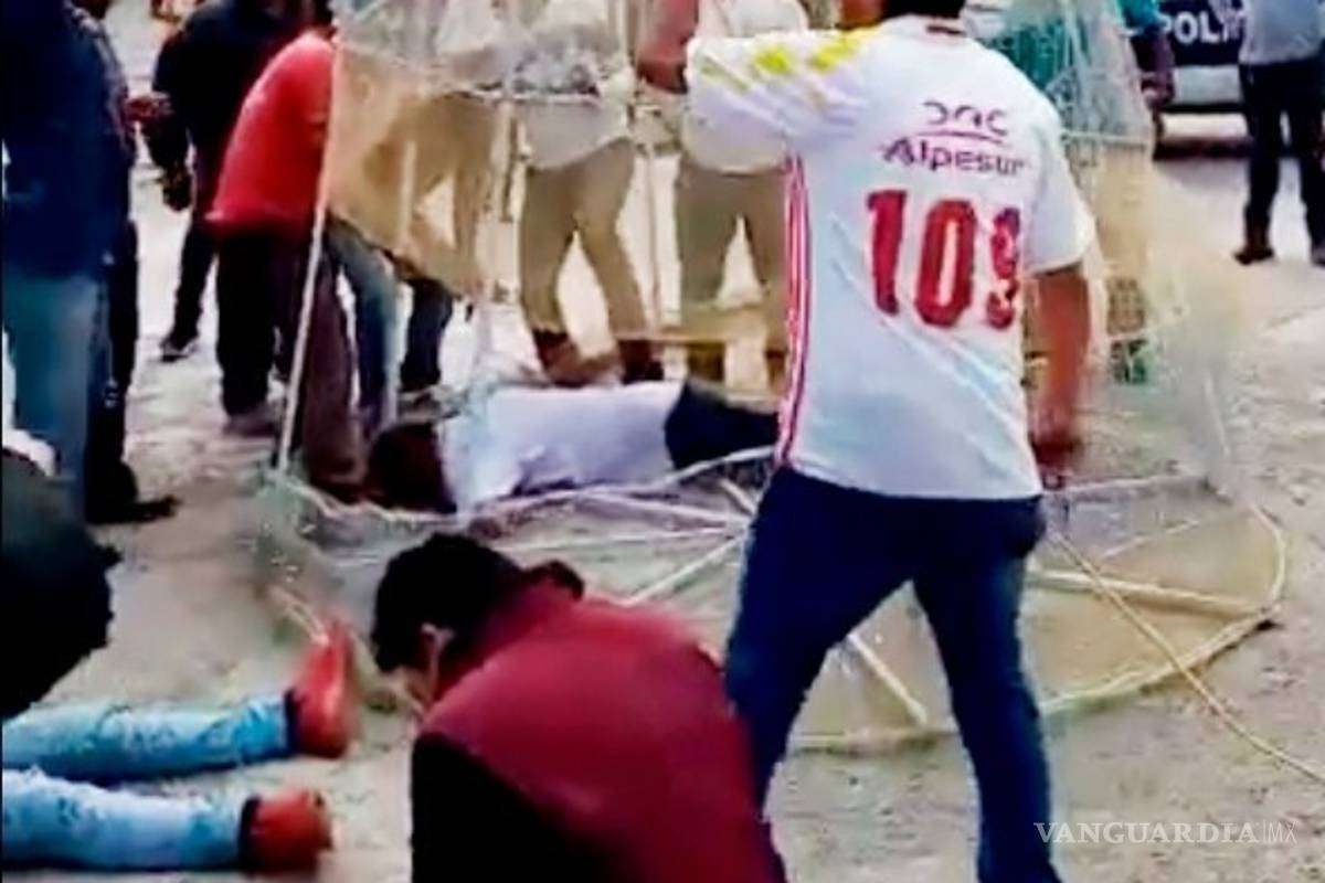 Tres son electrocutados por tratar de quitar árbol de Navidad en Chiapas