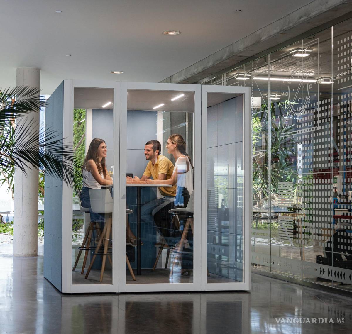 $!Ambiente de trabajo en una cabina Qyos cuádruple.