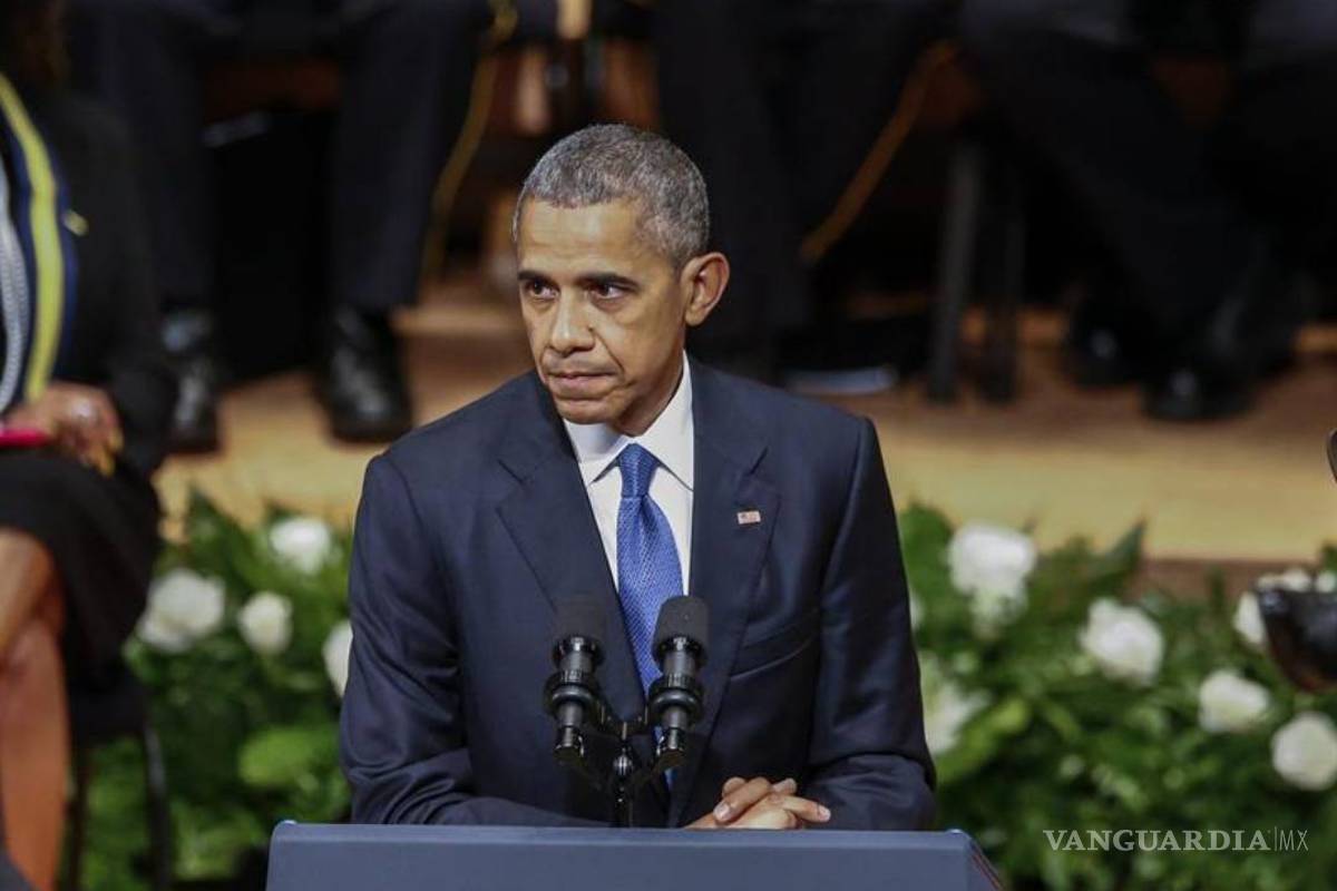 Obama rinde tributo a los policías asesinados en Dallas