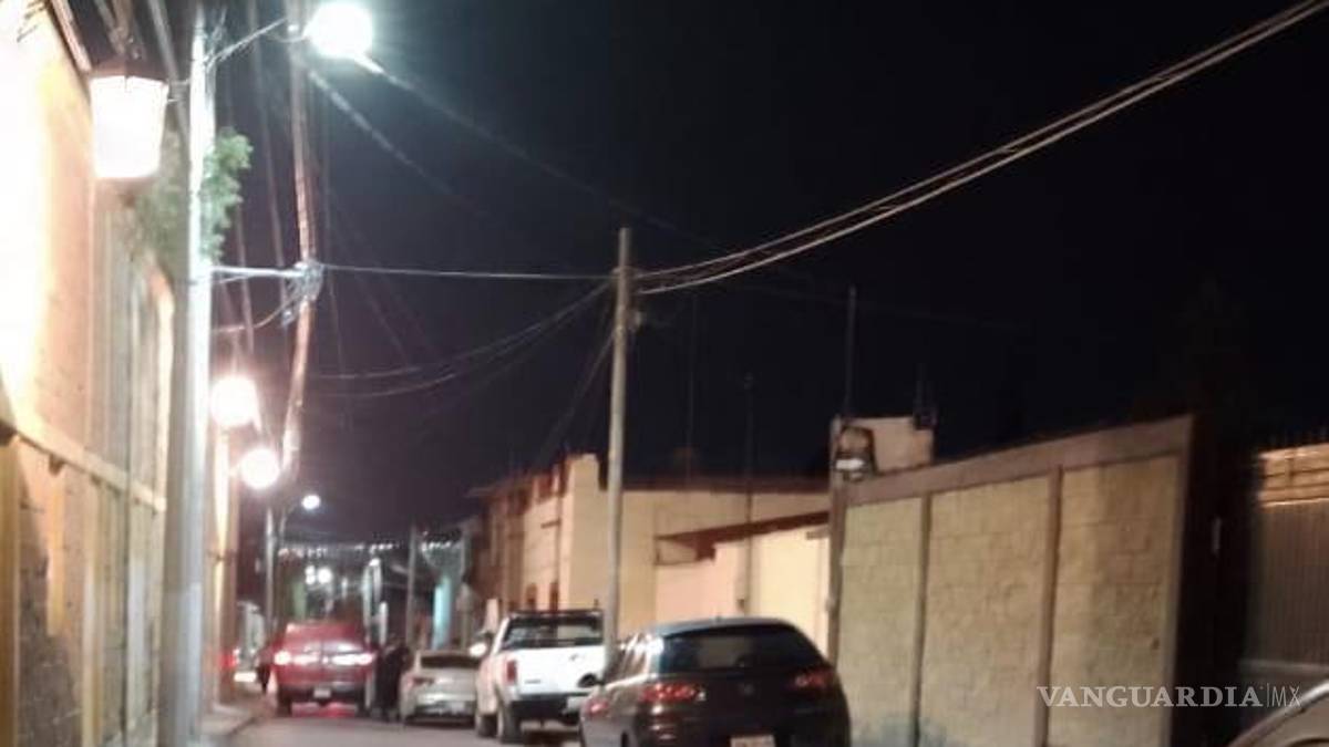 Hallan a vecino muerto por los fétidos olores en la Zona Centro de Saltillo