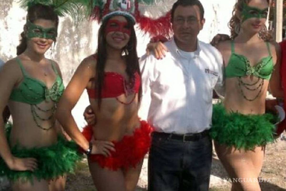 'Somos PRI', en Puebla priista ameniza eventos políticos con mujeres en bikini