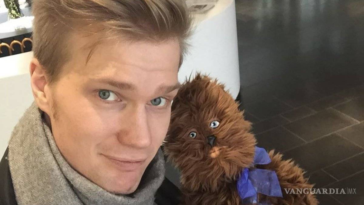El actor que interpreta a Chewbacca para nada es feo (fotos)