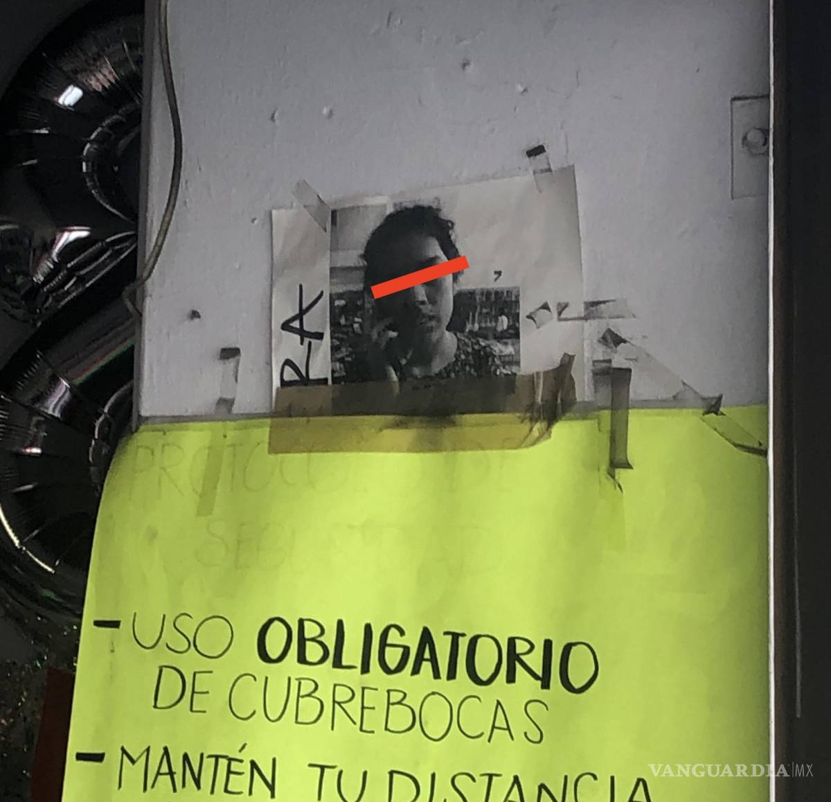 $!¿El muro de la vergüenza? en centro de Saltillo, locatarios exhiben a ladrones y asaltantes