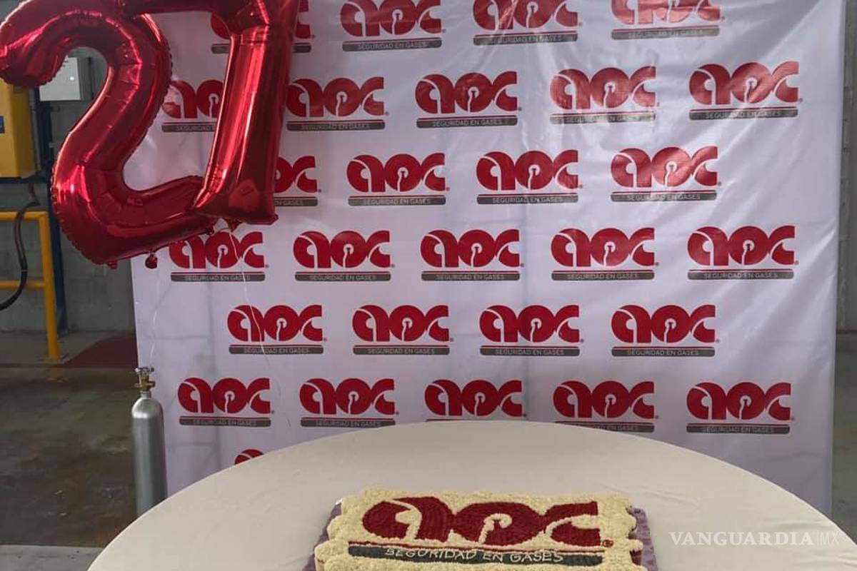 Celebra AOC su 27 aniversario
