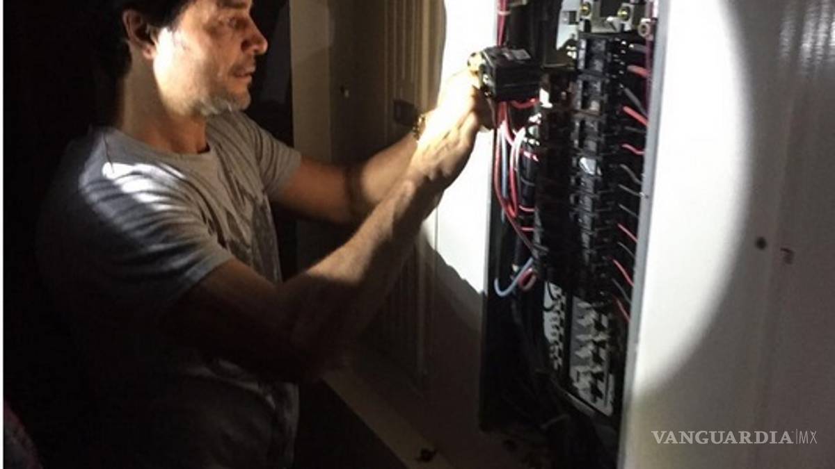 Chayanne sufre los estragos del paso del huracán Irma