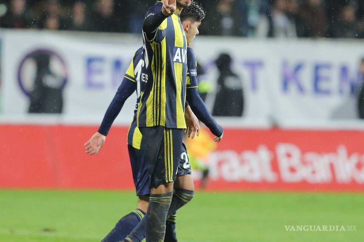 Reyes anota gol con el Fenerbahce, el mismo día en que &quot;lo ofrecen a cambio&quot; por Diego Lainez