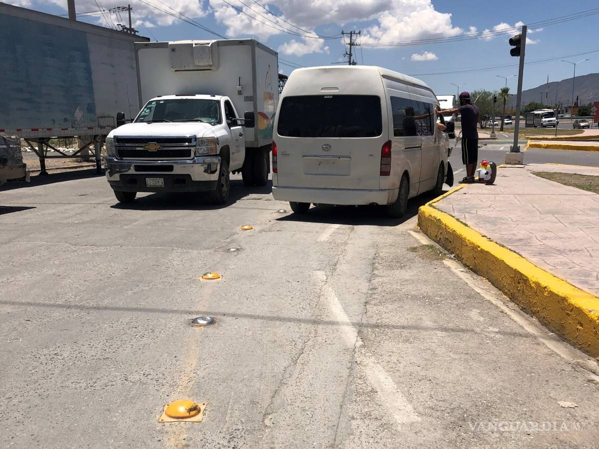 $!En cuatro meses automovilistas saltillenses destruyen tramo de ciclovía rehabilitada