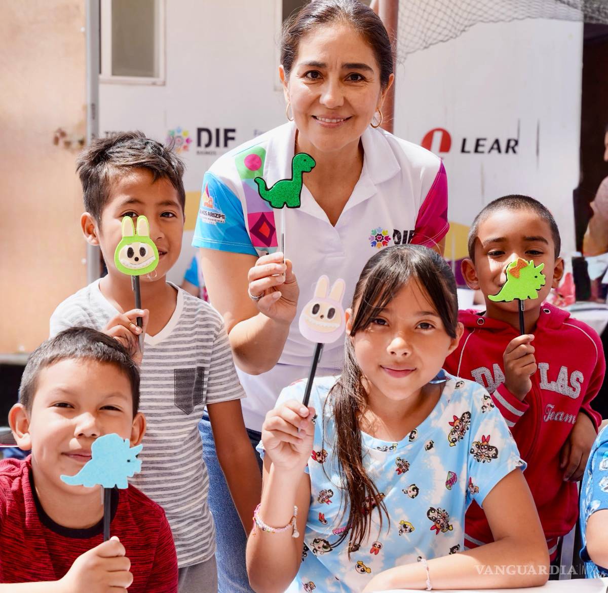 $!A los niños se les impartieron cursos de manualidades.