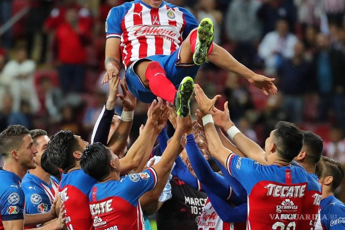 Alan Pulido dedica título de goleo a Jorge Vergara