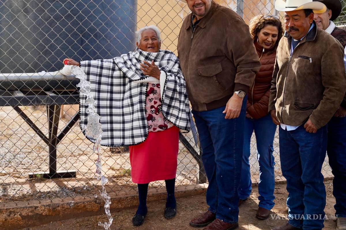$!La colocación de tinacos en la planta potabilizadora fortalece el acceso al agua para las familias del ejido.