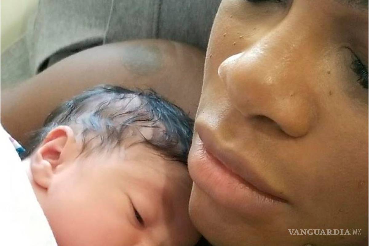 Serena Williams presenta a su hija Alexis Olympia