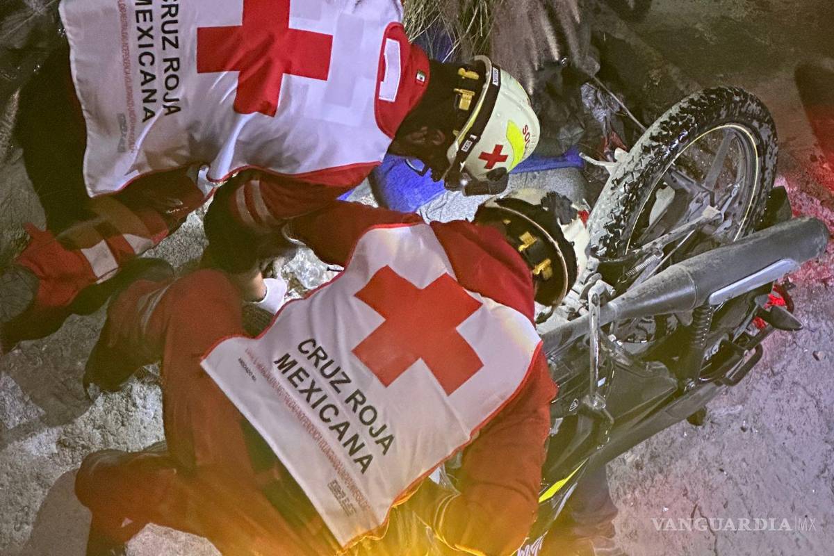 Motociclista cae a drenaje pluvial y muere; cuerpo es localizado horas después, al oriente de Saltillo