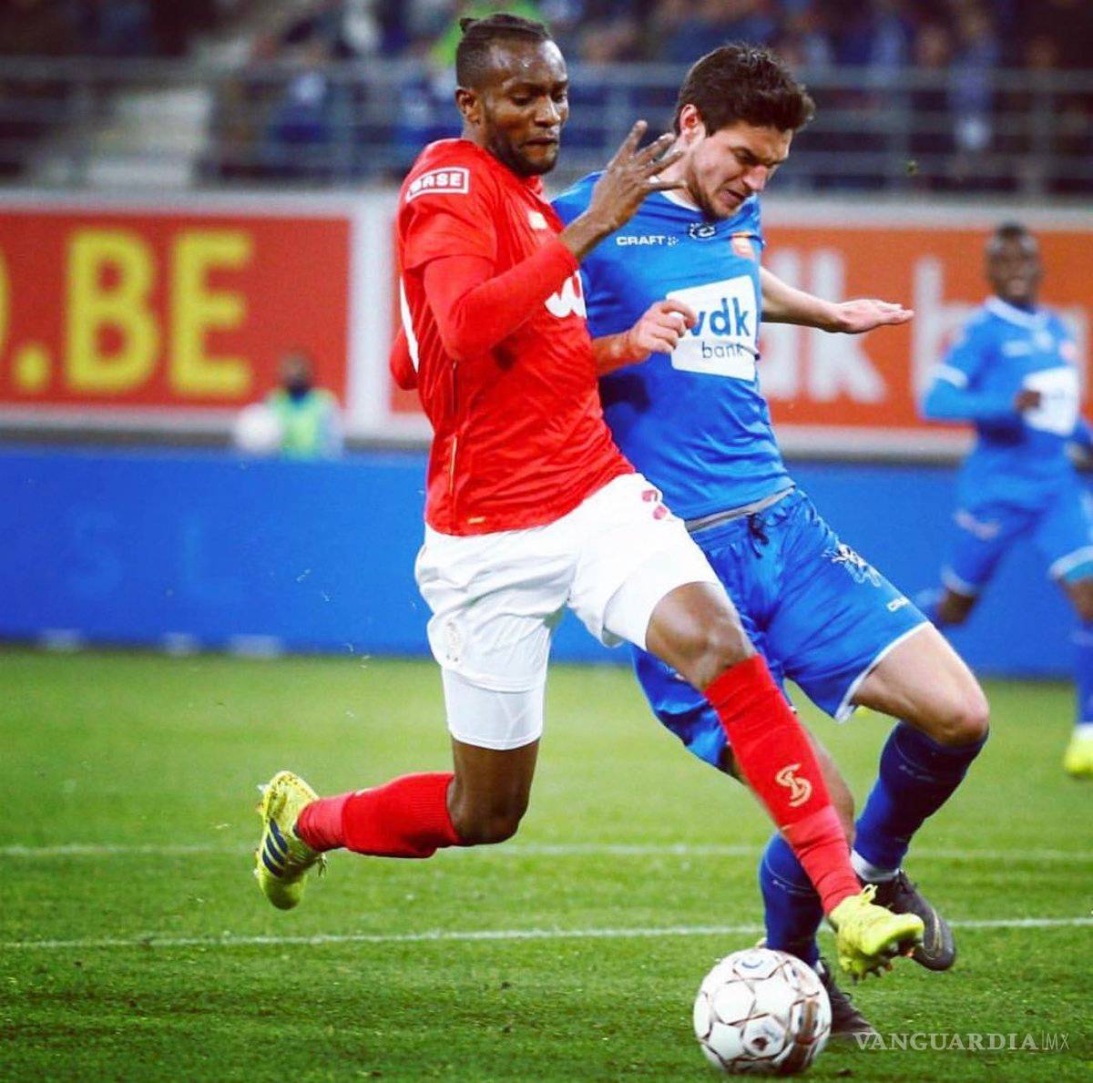 $!Ochoa permite tres goles y el Standard de Lieja se aleja del título en la Liga Belga