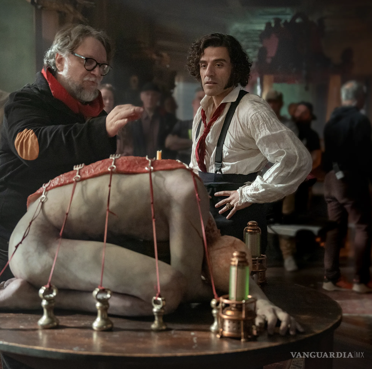 $!El maestro del cine fantástico Guillermo del Toro está de regreso con una de las películas más esperadas del año: Frankenstein.