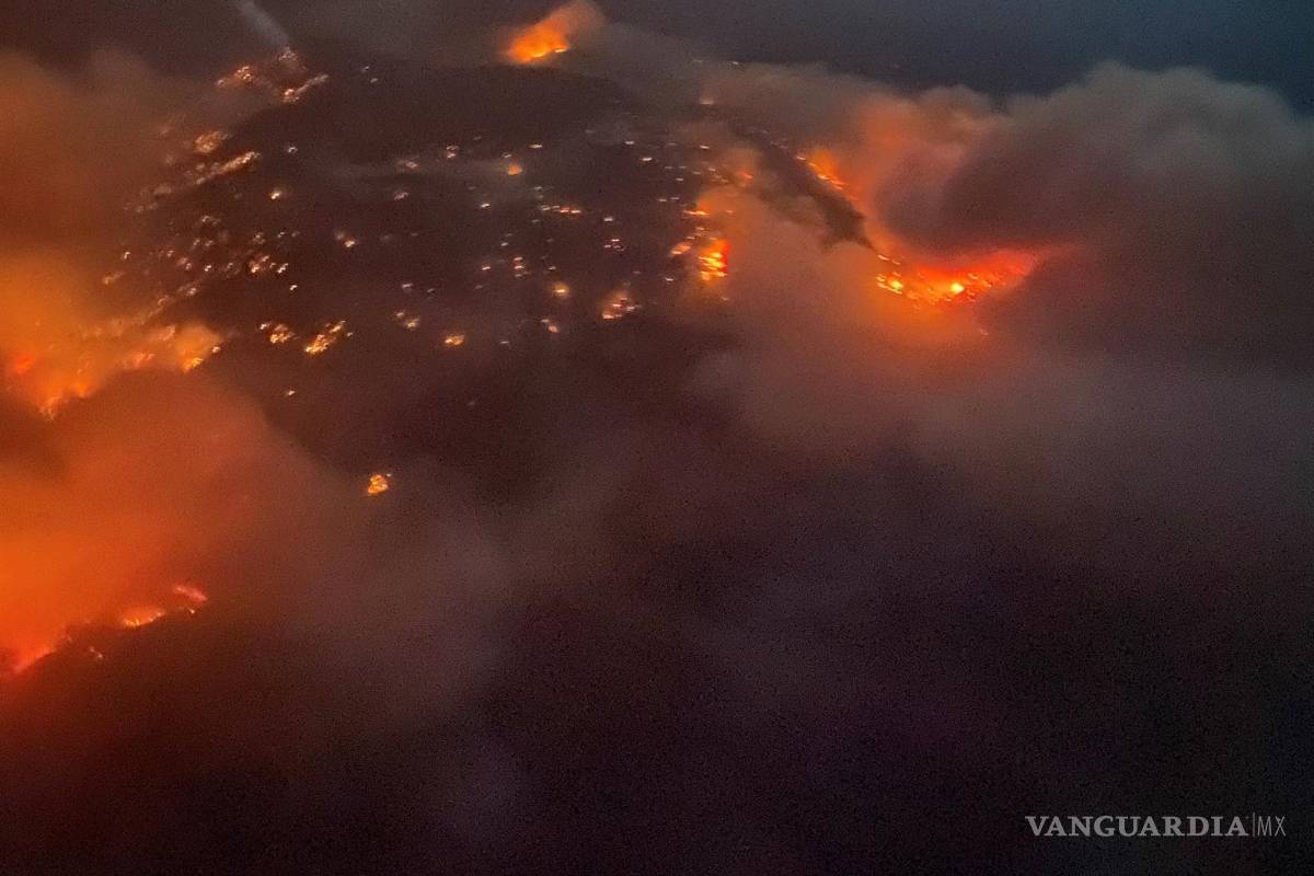 Exhaustos, los bomberos californianos se preparan para lo peor