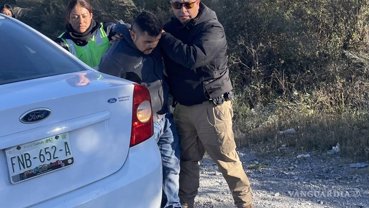 Saltillo: a punta de navaja, sujetos emboscan y persiguen a operador de grúa en Arteaga; ya están detenidos