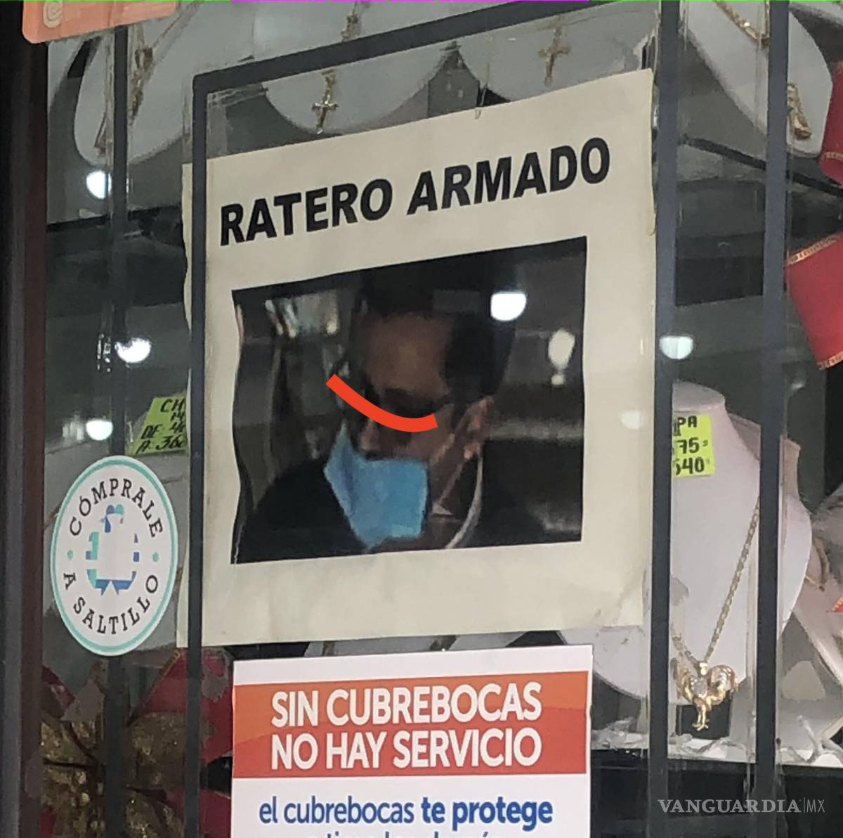 $!¿El muro de la vergüenza? en centro de Saltillo, locatarios exhiben a ladrones y asaltantes