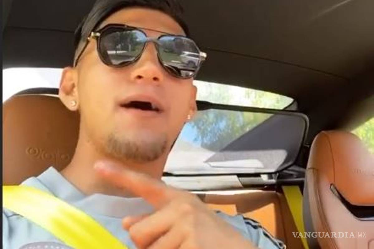 Alan Pulido se graba manejando su Ferrari a más de 190 kilómetros por hora... ya lo denunciaron a la policía