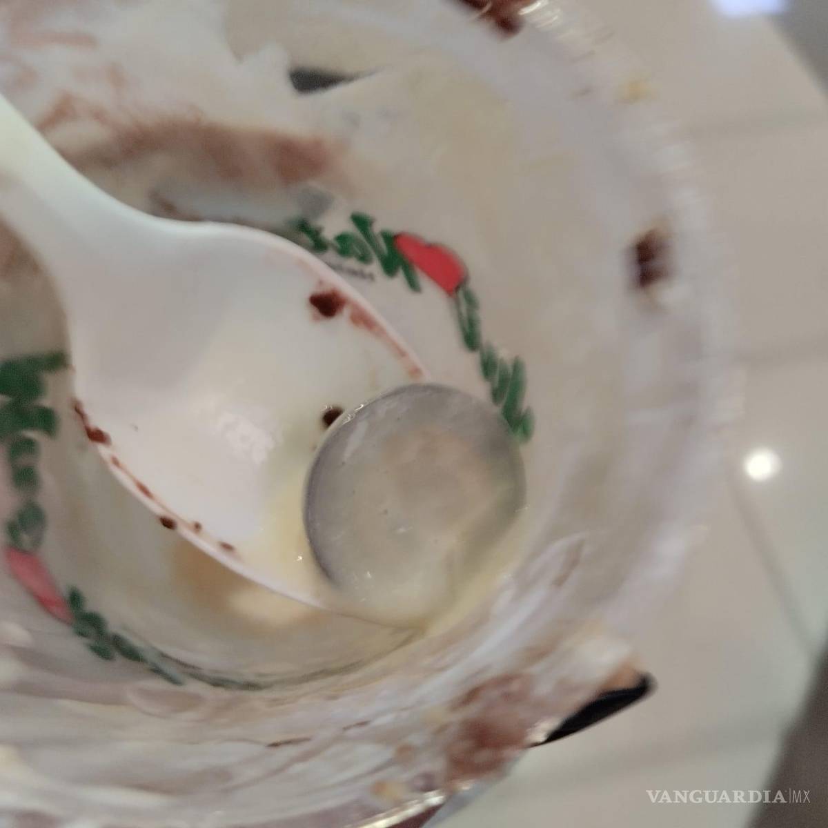 $!Usuarios reaccionaron en redes sociales con humor y experiencias, mientras alertaban sobre las malas prácticas en la sucursal.