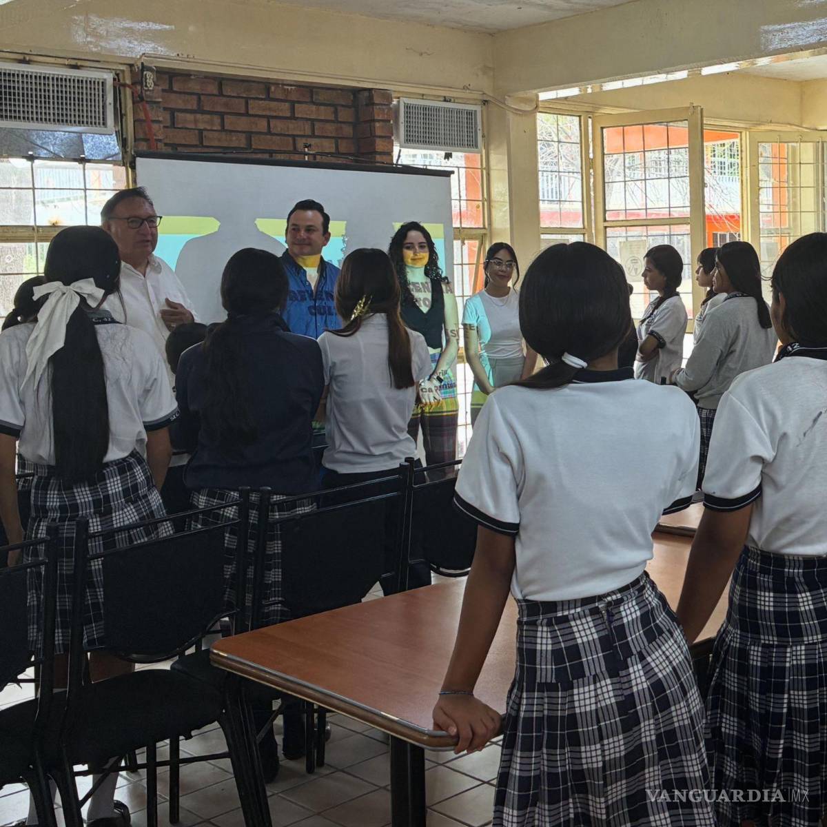 $!Las estudiantes participaron en actividades para identificar conductas violentas y reconocer su impacto en la convivencia cotidiana.