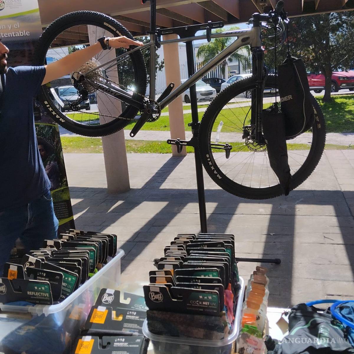 $!Esta bicicleta podría ser tuya participando en la rifa de Scott Sports Saltillo.