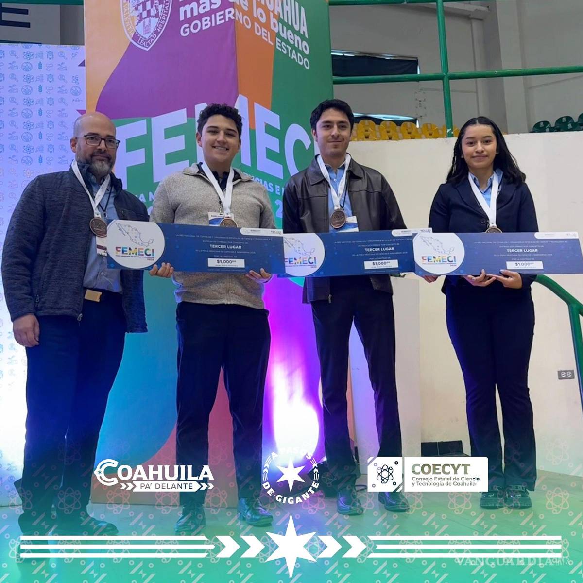 $!Daniel Martínez, Héctor Graziani y Arhemi Minor , premiados con el tercer lugar en la categoría de Química y Biología.