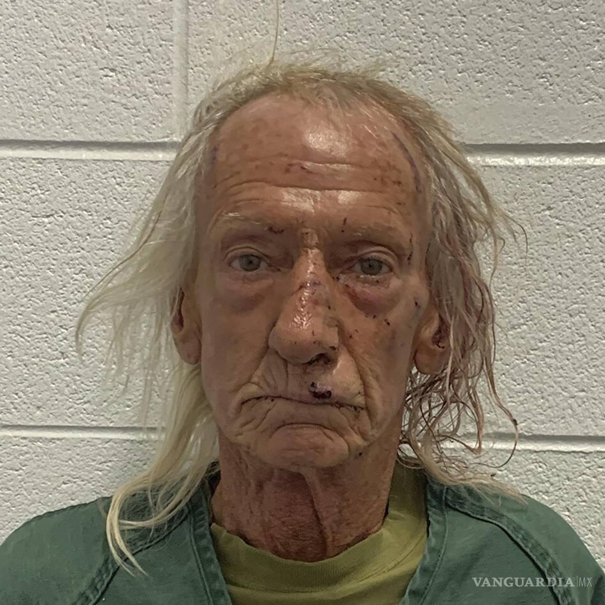 $!Esta imagen de una ficha policial proporcionada por la policía del condado Will en Joliet, Illinois, muestra a Joseph M. Czuba. Czuba acusado de crimen de odio.