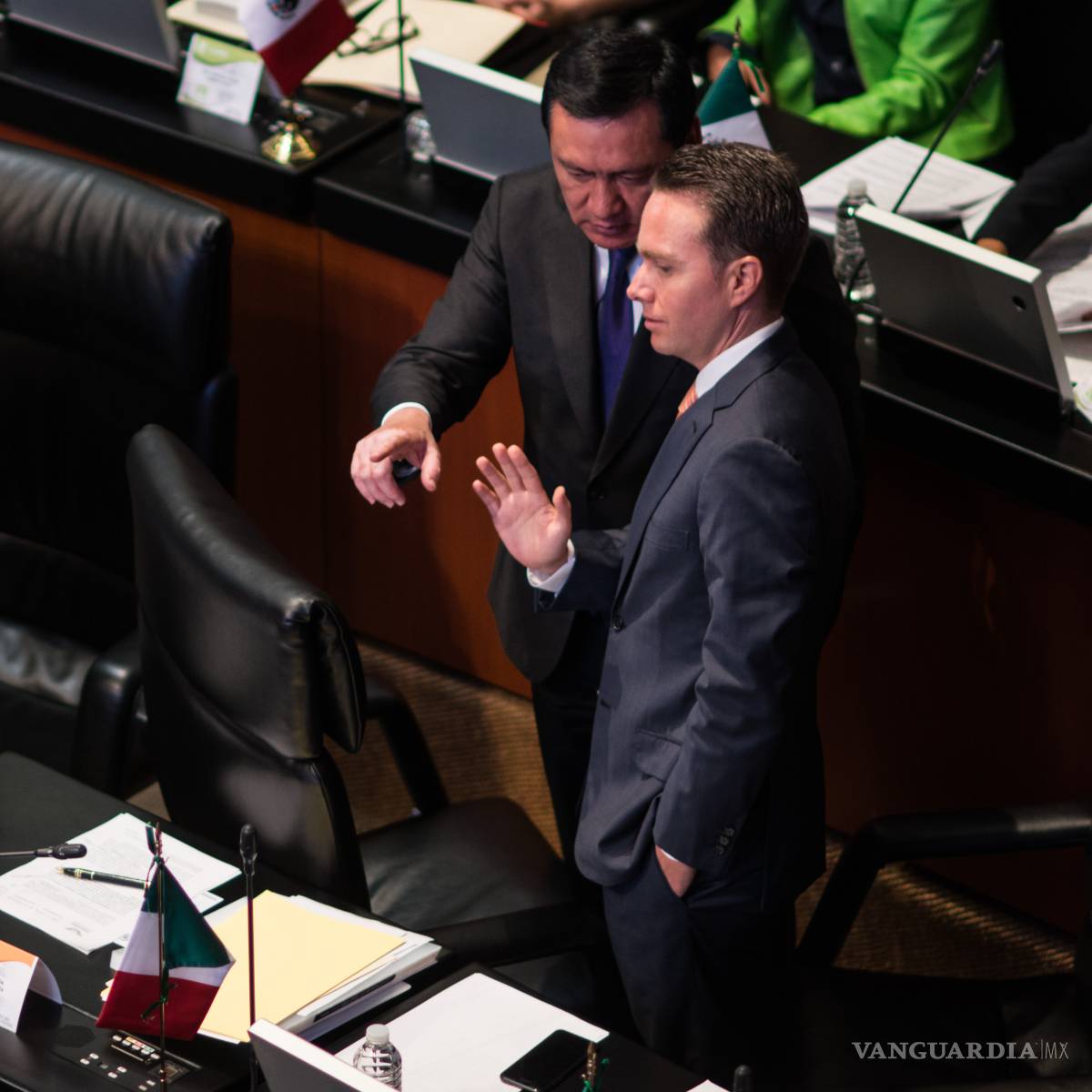 $!‘Novateó’ Manuel Velasco a mayoría de senadores para obtener su licencia