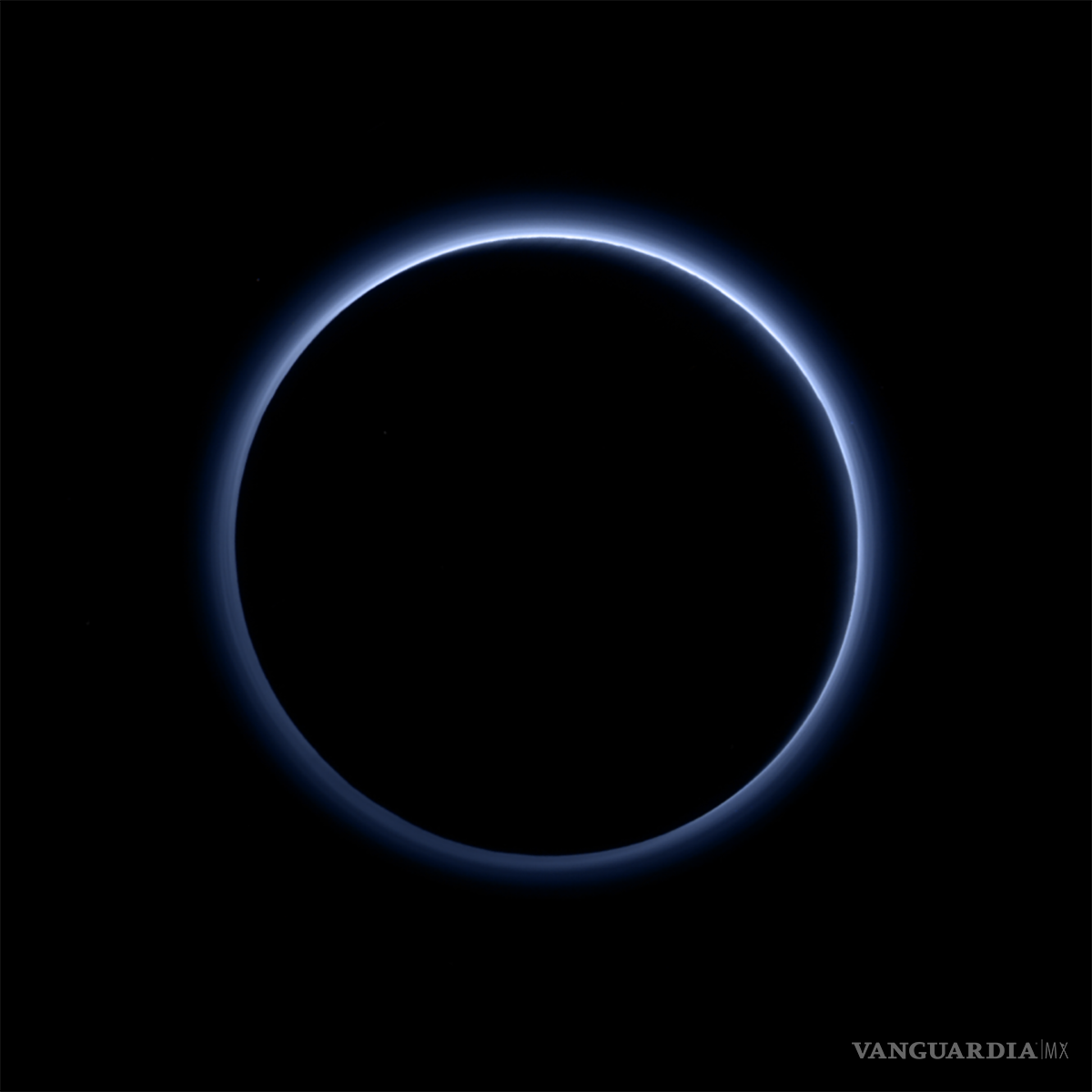 $!Plutón tiene cielo azul y agua, revela NASA