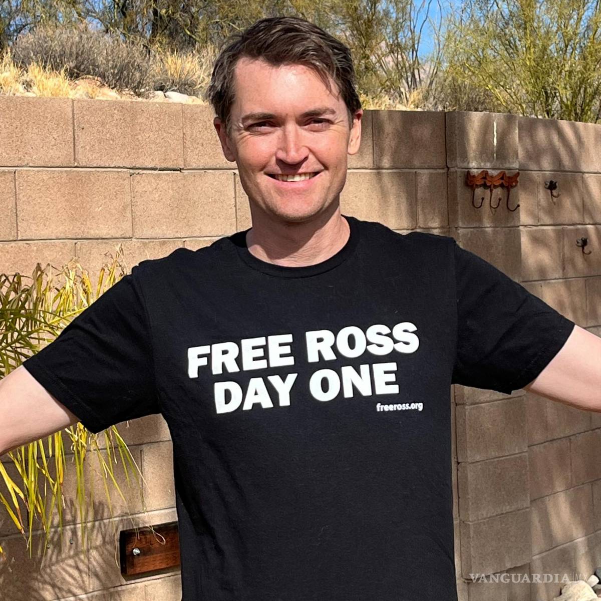 $!Ross Ulbricht cumplía cadena perpetua por crear un sitio en la web oscura para vender heroína, cocaína y otras sustancias ilícitas.