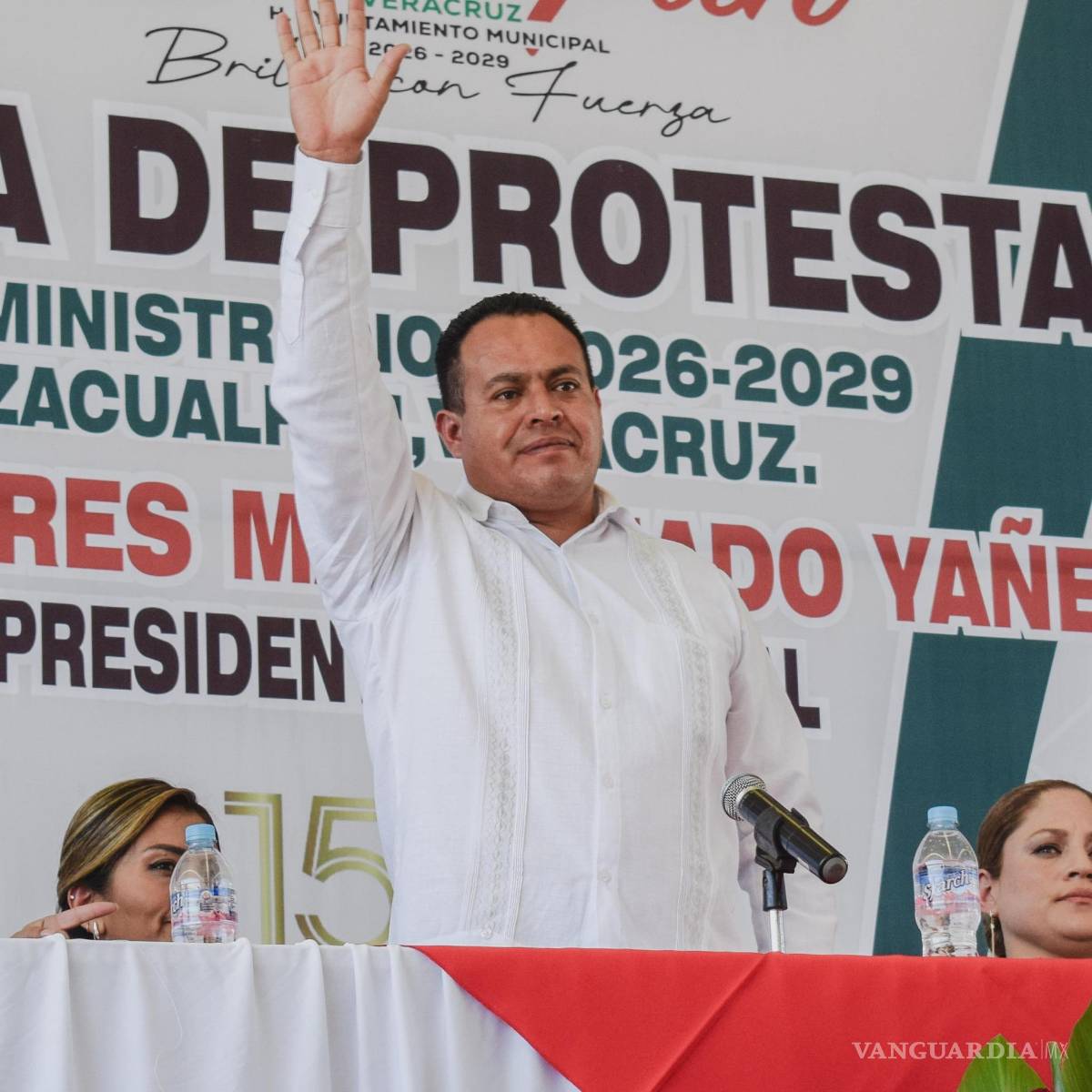 $!Atacan a balazos al alcalde de Zacualpan y a su esposa; chofer del Ayuntamiento resulta herido