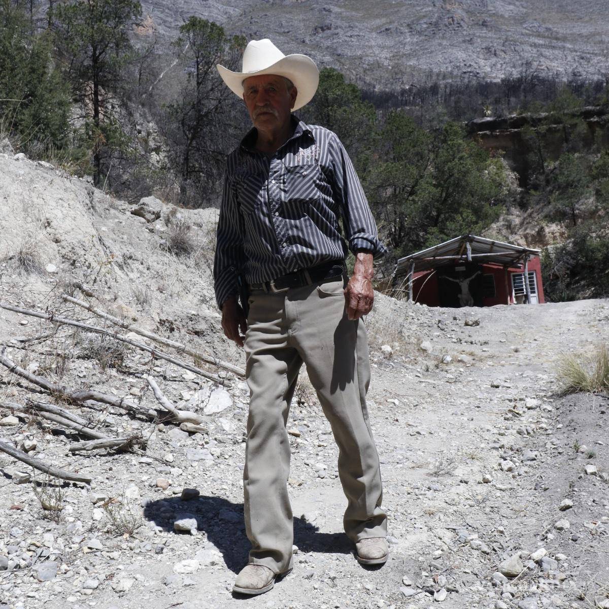 $!Abel Montalvo Saucedo, Juez de San Rafael, se dice decepcionado de las promesas. El gobierno levantó casas mal construidas, comenta.