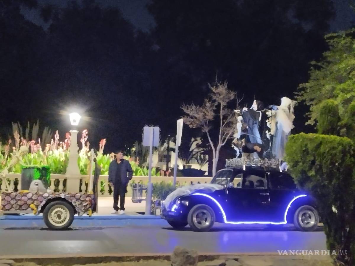 $!A medida que se acerca la noche de Halloween, Saltillo se llena de alegría y creatividad, con vehículos decorados y disfraces ingeniosos.