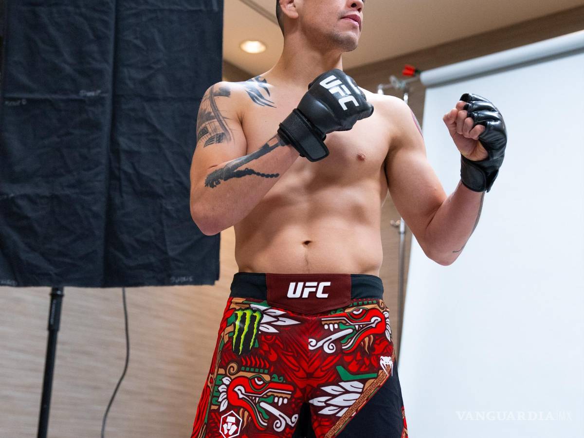 $!Brandon Moreno utilizará esta indumentaria para enfrentar a Albazi este sábado por la noche desde Canadá.