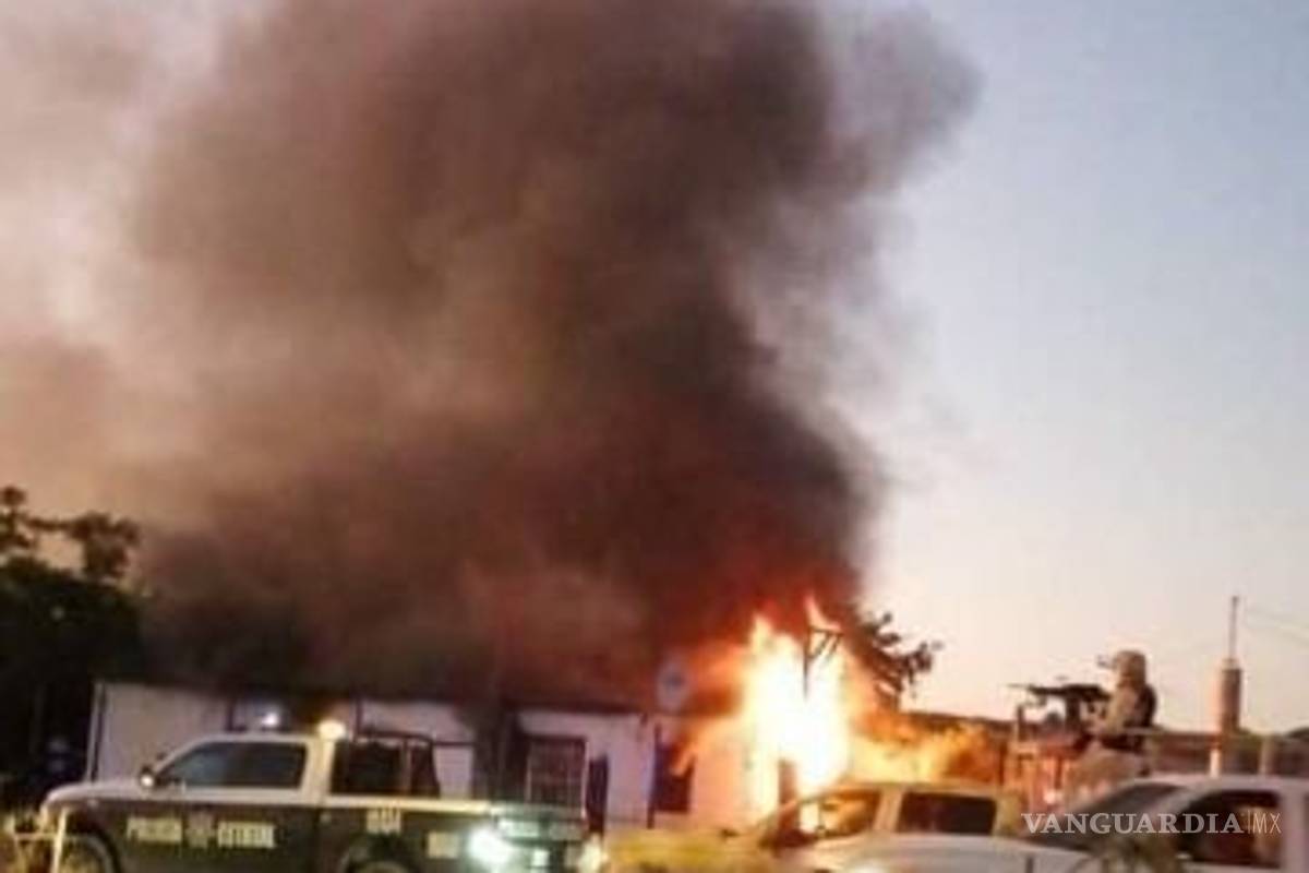 Sicarios de 'Los Mexicles' secuestran a 'El Pelón' e incendian casa con dos niños dentro... uno falleció